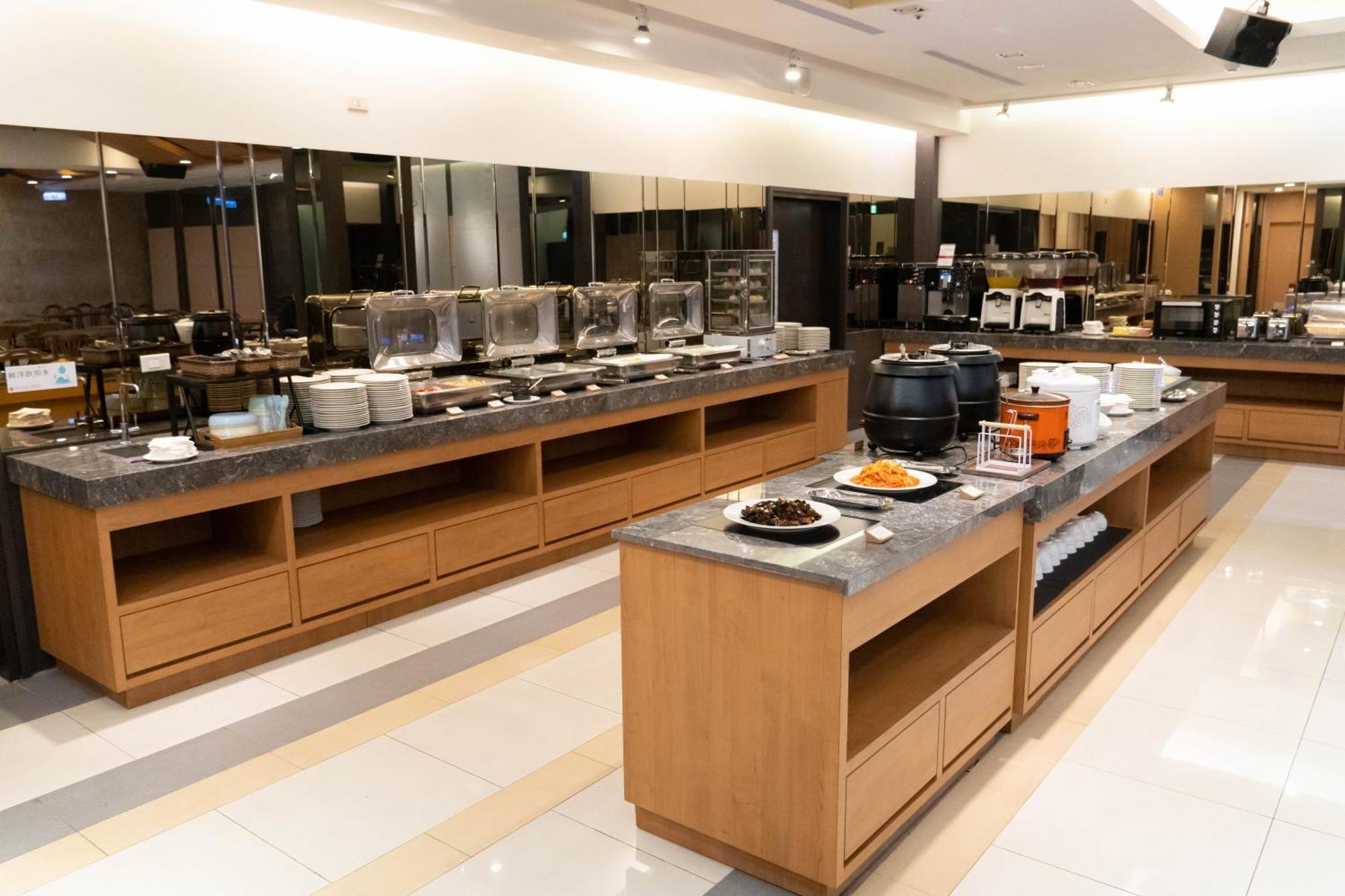 TC Hotel Taichung Buitenkant foto